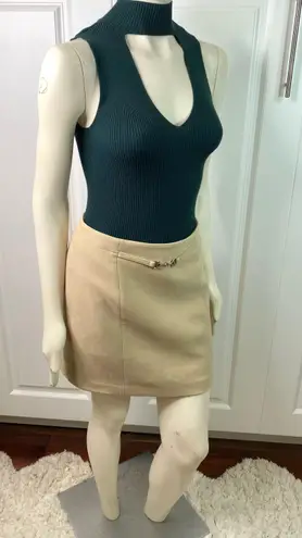 H&M | Camel Woven Mini Skirt with Gold Chain - Image 4