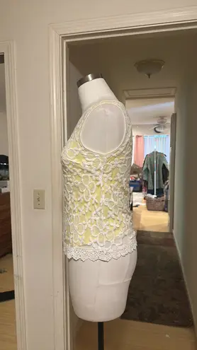Suzy Shier Yellow and White Lace Sleeveless Blouse