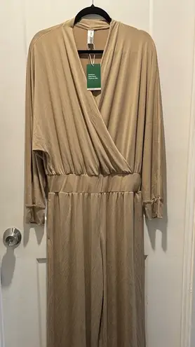 Halara NWT Tan Long Sleeve Jumpsuit size M. 4 way stretch. Modern wide leg fit