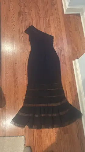 Tadashi Shoji Black Pintuck Jersey One Shoulder Gown