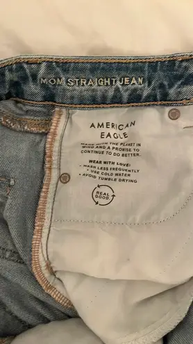 American Eagle Outfitter Mom Straight Jeans