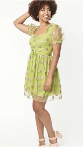 Unique Vintage NWT Smak Parlour Medium 6-8 Avocado Strawberry Print Flare Dress