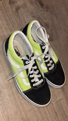 Vans Green and checkered  size 4.5