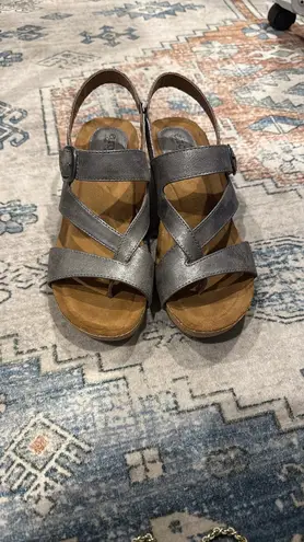 Sofft wedge silver cork candles Size 8