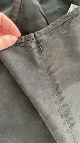 Sunny Leigh Sunny Choi straight skirt ruched side ruffles at bottom side zip 100% silk Sz 10