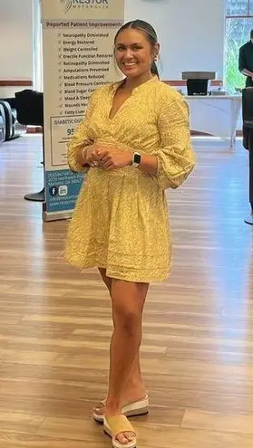 DEREK LAM 10 X RTR Yellow Floral 100% Cotton Hourglass V