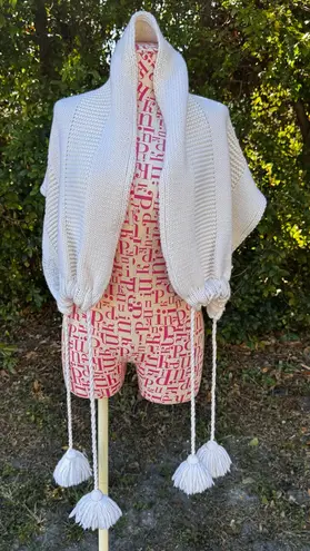 GURU Italian Wool Blend Large Ivory Knit Wrap Sweater Scarf Tassels And Poms White