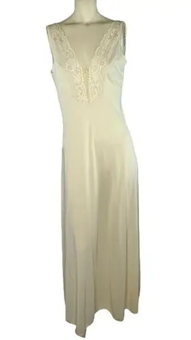 Vintage 1950's AVIAN long nightgown cream with pink lace size medium