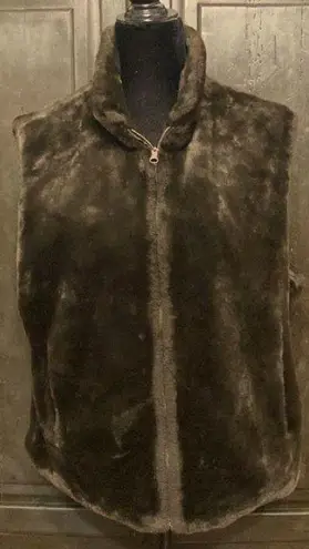 Bill Blass Blassport 2 sided faux fur/ faux leather vest L