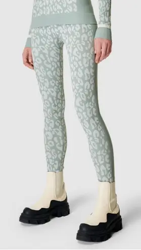 Sweaty Betty NWT Leopard Jacquard Base Layer Leggings Blue Leaopard Paint Small