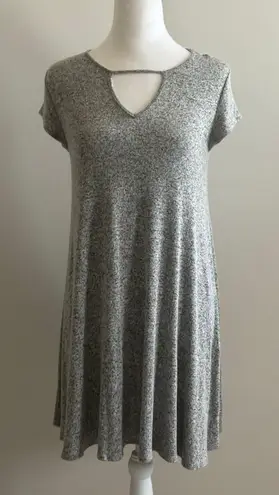 Gray short sleeve flowy sundress Size M Size M