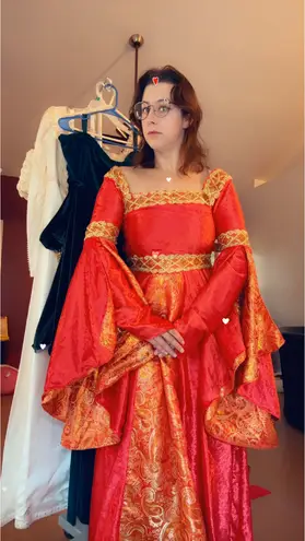 Velvet Renaissance theater costume in red/gold Red Size M