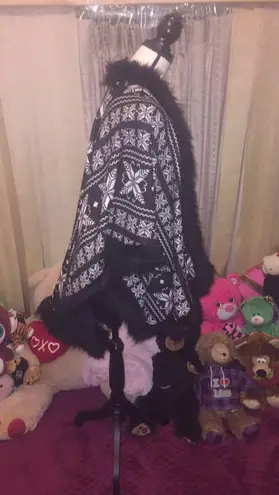 High Quality Beautiful Snowflake Faux Fur Wrap