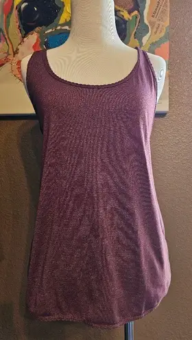 Lululemon   ruby red high low top