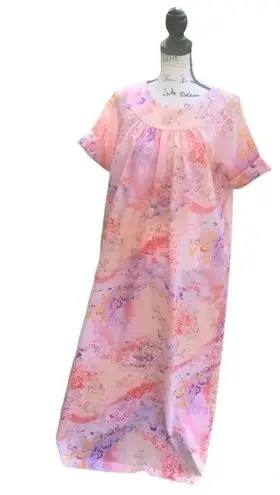 Hilo Hattie Hawaii Mumu dress Vintage 70s Pink Floral Size 10 M/L sleepwear