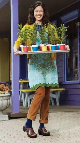 Dansko • Solstice Clogs brown leather button slip-on shoes 37 chunky platform