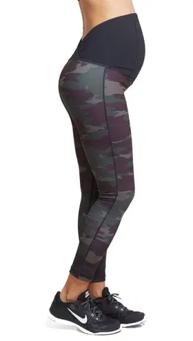 Ingrid And Isabel New  Active Legging with Crossover Panel Green Camo Size Small