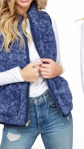 Reversible Quilted/Faux Sherpa Vest Blue Size L