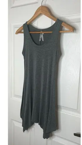 J.o & Co Women's Gray Sleeveless Flowy Soft Tunic Top Blouse Size Small