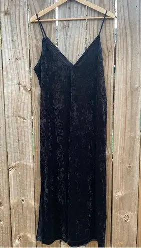 Monki NEW  velvet midi slip dress in black Woman’s size Large NWT