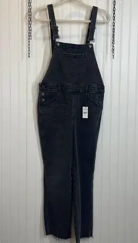 EXPRESS NWT  Women’s Black Raw Hem Straight Leg Jeans Overall Size 6