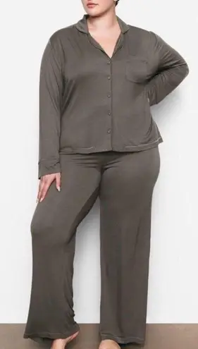 SKIMS Long Sleeve Button Up Pajama Top Size XL