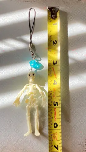 Handmade big skull goth grunge punk funky Halloween phone charm/keychain/bag charm/car decor/display 🖤💀