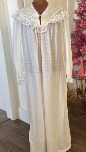 Vintage Vandemere Womens White Lace Trim Long Sleeve Nightgown Large Size undefined