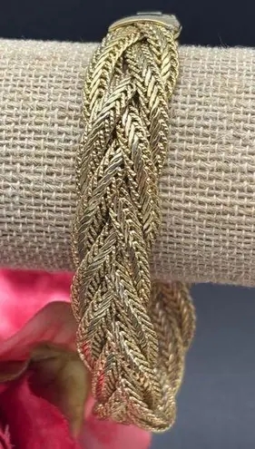 Pretty Gold Tone Braided Chain Bracelet 8" Statement Piece
