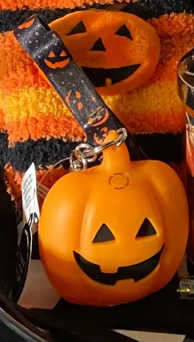 Bath & Body Works Wearable Halloween Light-up Jack-O’-Lantern PocketBac Holder