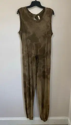 Raquel Allegra Jersey Shortsleeve Jumpsuit in Army Green Size 0 = US XS