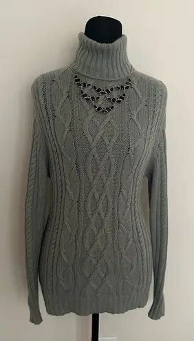 Elegant Cable Knit Turtleneck Sweater in Light Green 100% Cashmere
