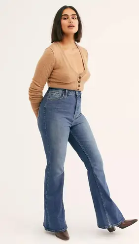 Free People NWOT CRVY Robyn High-Rise Flare Jeans