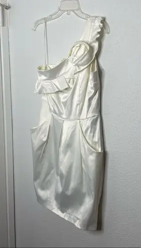 Ruby Rox New White One Shoulder Pocketed Dress with Flower Detail size 11