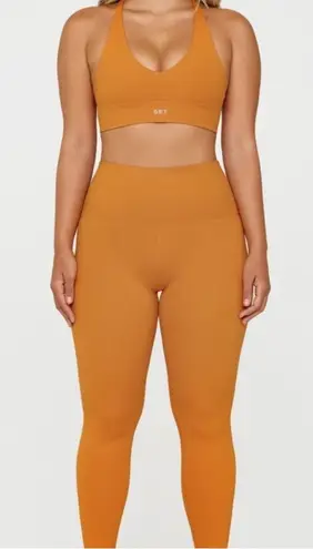 Set Active LUXFORM Set Golden Yellow Size Small Scoop Bra Court Color