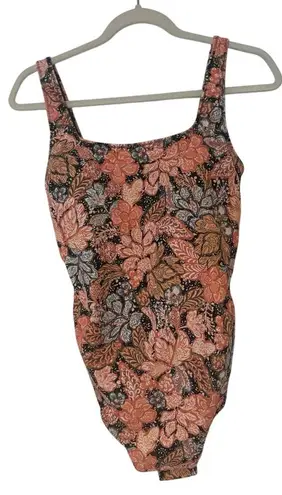 A pea in the pod NWT Square-Neck Maternity One Piece Swimsuit Floral Size M