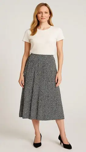Roz & Ali Black and White Chevron Print Skirt - Size Medium