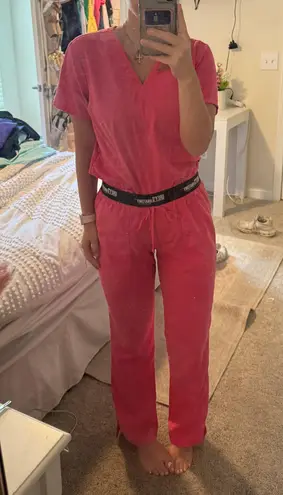 Grey's Anatomy pink  scrubs 