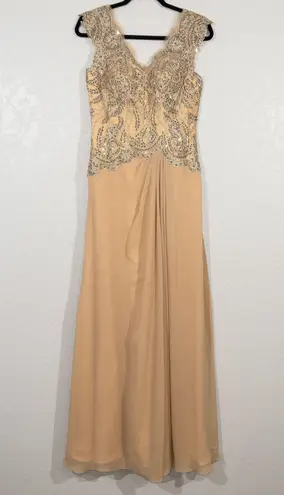 Abby Paris NWT Beige Beaded Scalloped V-Neck Long Evening Gown Size 4W