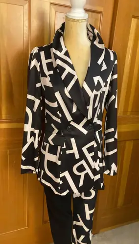Lavishly Paris Nwt, New, Women’s Letter Print Pant Suit.