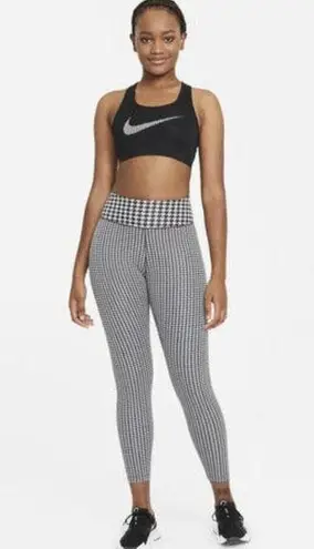 Nike NWT  Women's Dri-FIT Mid Rise 7/8 One Icon Clash Leggings Black