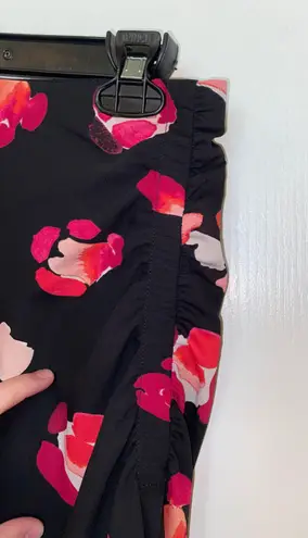 CAbi NWOT  Black & Pink Floral Scrunch Skirt