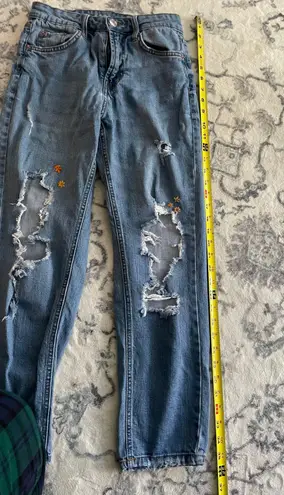 Wild Fable High Rise Distressed Embellished with Embroidered Yellow and Orange Flowers Mom Jeans Size 00.