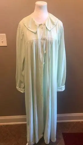 Handmade Vintage 1960s-70s Home Hand Made Mint Green Robe
