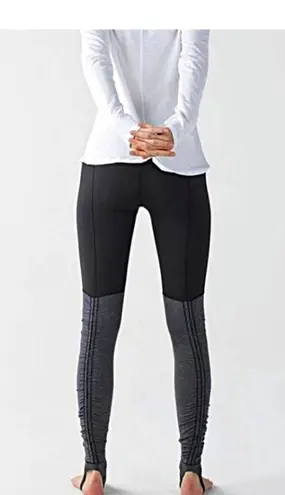Lululemon  Wunder Under SE Stirrup Pant Dramatic Static White Black Size 6 Active