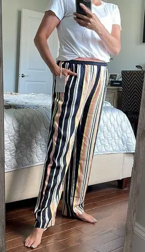 Chelsea28 NWT⭐️ Pull On Stripped Pants Flowy, Fun and Comfy.