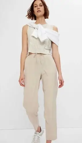 Gap  Fit High Rise Runaround Pants Size Large In Moonstone Beige Activewear