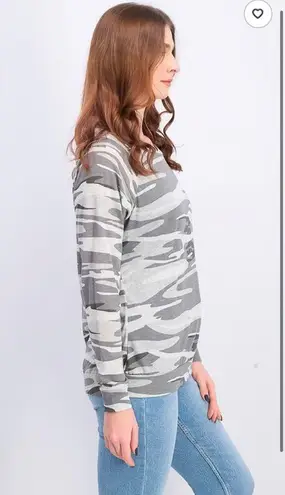 Alternative Women’s Slouchy Grey Camo Pullover Top, EUC, Size Small, MSRP $69