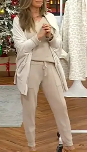 Barefoot Dreams Cozychic Plus Size Ultra Lite Cardigan Blanket Wrap in Black 2X