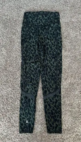 Sweaty Betty  Zero Gravity High Waisted 7/8 Running
Leggings Olive Leopard Print